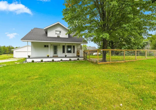 Photo 3 of Single family home for sale at 3433 E 46 Road, Cadillac, MI 49601 | MLS# 78080073375 | Listing updated on 2026-09-12