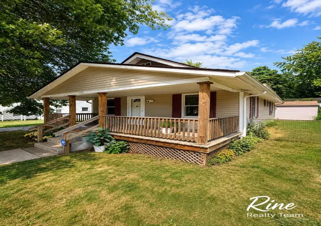 Photo 1 of Sale Pending at 137 Meachem Ave, Battle Creek, MI 49037 | MLS# 61050221306 | Listing updated on 2026-09-11