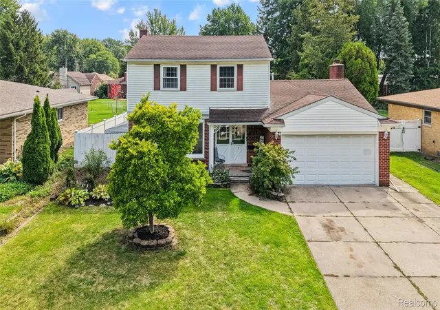 Photo 1 of Single family home for sale at 11076 La Chene Dr, Warren, MI 48093 | MLS# 20261072859 | Listing updated on 2026-09-14
