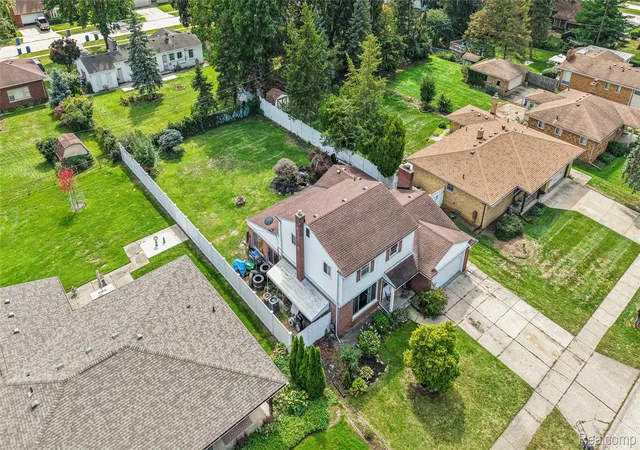 Photo 3 of Single family home for sale at 11076 La Chene Dr, Warren, MI 48093 | MLS# 20261072859 | Listing updated on 2026-09-14