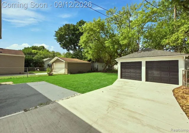 Photo 3 of Single family home for sale at 26657 Parkington St, Roseville, MI 48066 | MLS# 20261072861 | Listing updated on 2026-09-12