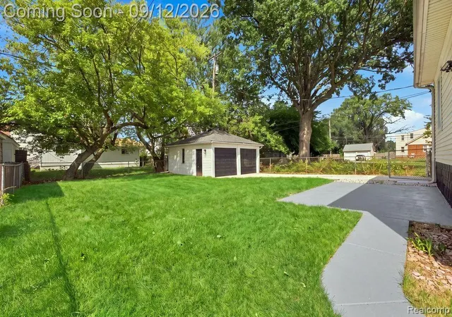 Photo 4 of Single family home for sale at 26657 Parkington St, Roseville, MI 48066 | MLS# 20261072861 | Listing updated on 2026-09-12