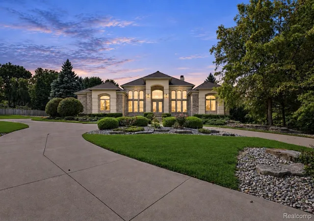 Photo 1 of Single family home for sale at 2566 Lakeside Ct, Flushing, MI 48433 | MLS# 20261072862 | Listing updated on 2026-09-13
