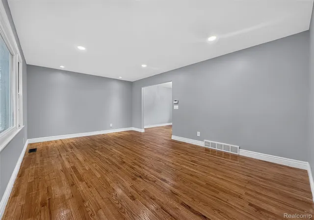 Photo 2 of Single family home for sale at 3103 Ferncliff Ave, Royal Oak, MI 48073 | MLS# 20261072863 | Listing updated on 2026-09-15