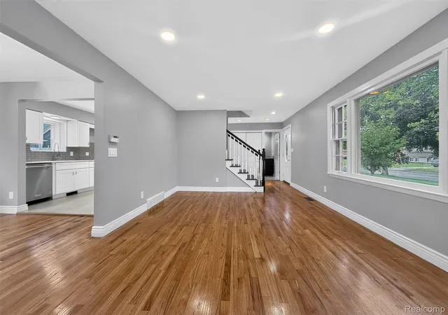 Photo 3 of Single family home for sale at 3103 Ferncliff Ave, Royal Oak, MI 48073 | MLS# 20261072863 | Listing updated on 2026-10-28