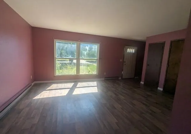 Photo 2 of Single family home for sale at 934 Hendricks Dr, Monroe, MI 48162 | MLS# 81026047988 | Listing updated on 2026-09-16