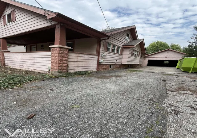 Photo 2 of Single family home for sale at 2236 Mc Ewan St, Saginaw, MI 48602 | MLS# 61050221308 | Listing updated on 2026-09-10