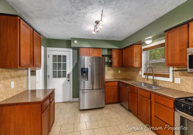 Photo 4 of Single family home for sale at 1103 Fountain St NE, Grand Rapids, MI 49503 | MLS# 65026047994 | Listing updated on 2026-09-14