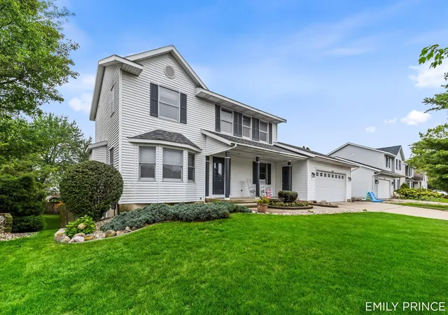 Photo 4 of Single family home for sale at 6301 Brookfield Ct, Hudsonville, MI 49426 | MLS# 65026047993 | Listing updated on 2026-09-18