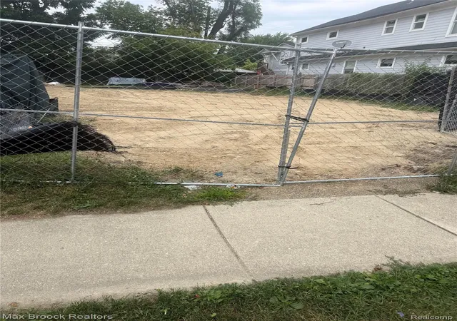 Photo 2 of Land for sale at 1155 E Lincoln St, Birmingham, MI 48009 | MLS# 20261072870 | Listing updated on 2026-09-10