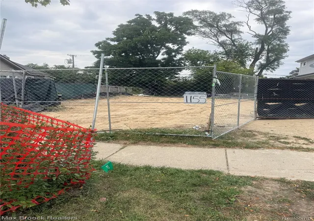 Photo 2 of Land for sale at 1155 E Lincoln St, Birmingham, MI 48009 | MLS# 20261072870 | Listing updated on 2026-09-10