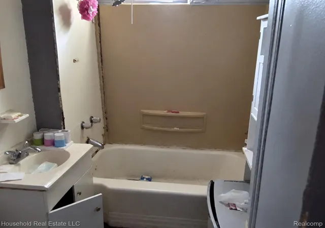 Photo 3 of Single family home for sale at 18581 Goddard St, Detroit, MI 48234 | MLS# 20261072872 | Listing updated on 2026-09-16