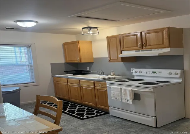 Photo 4 of Single family home for sale at 947 Bennaville Ave, Birmingham, MI 48009 | MLS# 20261072875 | Listing updated on 2026-09-11