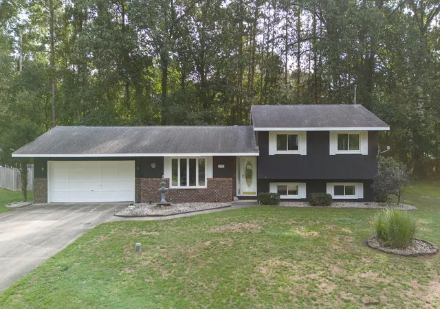 Photo 1 of Single family home for sale at 179 Juanita Dr, Battle Creek, MI 49014 | MLS# 66026047998 | Listing updated on 2026-10-21