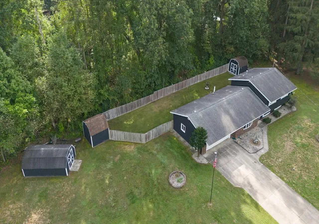 Photo 2 of Single family home for sale at 179 Juanita Dr, Battle Creek, MI 49014 | MLS# 66026047998 | Listing updated on 2026-10-21