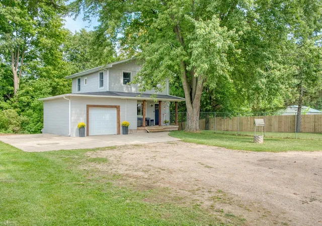 Single family home for sale at 280 W Henderson Rd, Owosso, MI 48867 | MLS# 5050221311