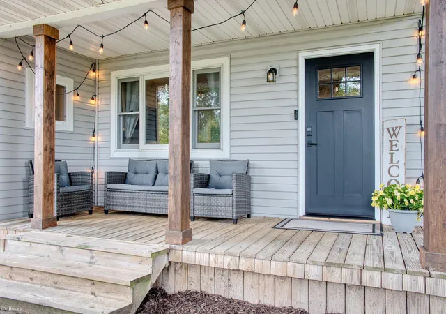 Photo 1 of Single family home for sale at 280 W Henderson Rd, Owosso, MI 48867 | MLS# 5050221311 | Listing updated on 2026-10-03
