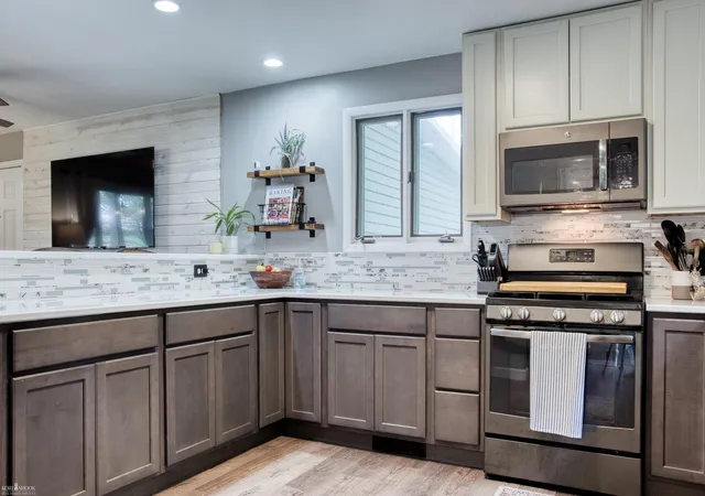 Photo 4 of Single family home for sale at 280 W Henderson Rd, Owosso, MI 48867 | MLS# 5050221311 | Listing updated on 2026-10-03