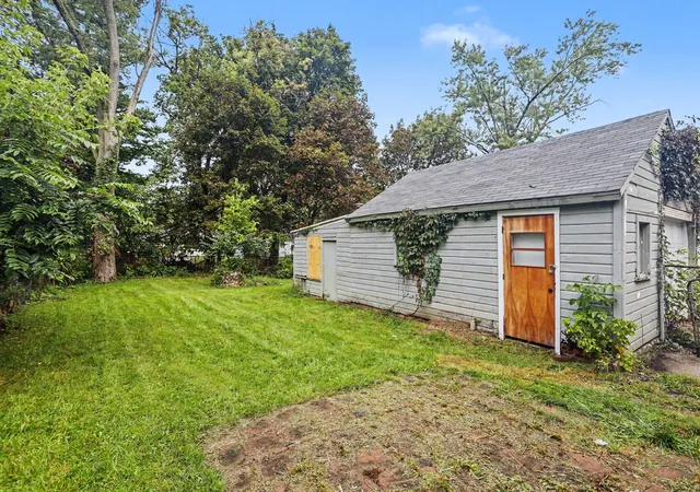 Photo 12 of Single family home for sale at 717 Washburn Ave, Kalamazoo, MI 49048 | MLS# 66026048000 | Listing updated on 2026-09-14