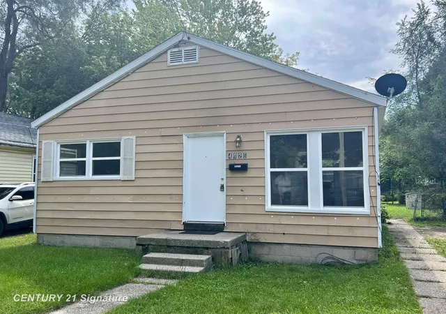 Single family home for sale at 4026 Morris St, Saginaw, MI 48601 | MLS# 61050221312