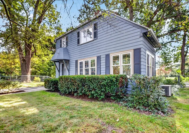 Photo 3 of Single family home for sale at 838 Lakeway Ave, Kalamazoo, MI 49001 | MLS# 66026048006 | Listing updated on 2026-09-10