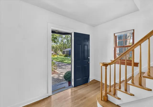 Photo 4 of Single family home for sale at 838 Lakeway Ave, Kalamazoo, MI 49001 | MLS# 66026048006 | Listing updated on 2026-09-10