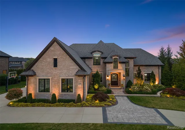Photo 4 of Single family home for sale at 3845 Piccadilly Dr, Rochester Hills, MI 48309 | MLS# 20261072880 | Listing updated on 2026-09-15