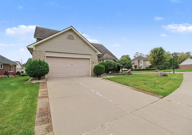 Photo 3 of Single family home for sale at 23853 Joey Dr, Flat Rock, MI 48134 | MLS# 81026048010 | Listing updated on 2026-09-16