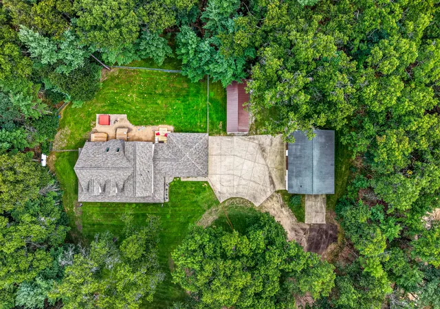 Photo 3 of Single family home for sale at 2690 E Raymond Rd, Twin Lake, MI 49457 | MLS# 71026048015 | Listing updated on 2026-09-10