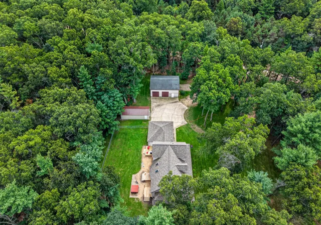 Photo 4 of Single family home for sale at 2690 E Raymond Rd, Twin Lake, MI 49457 | MLS# 71026048015 | Listing updated on 2026-09-10