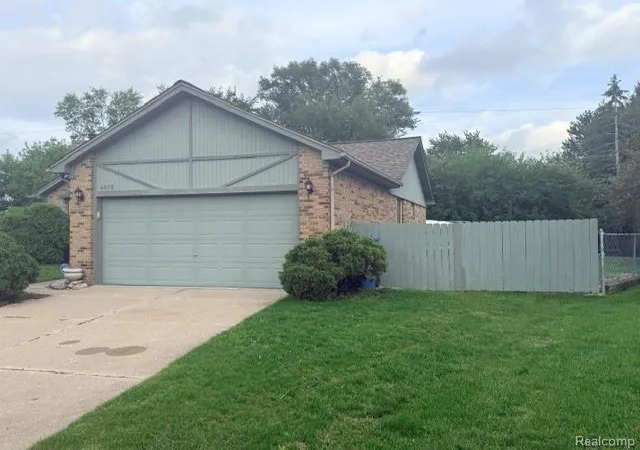 Photo 3 of Single family home for sale at 4832 Colony Ct, Warren, MI 48091 | MLS# 20261072886 | Listing updated on 2026-10-05