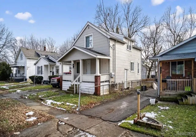 Photo 2 of Multi family home for sale at 1413 Lincoln Ave, Flint, MI 48507 | MLS# 20261072888 | Listing updated on 2026-09-11