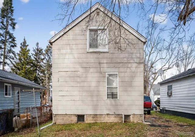 Photo 3 of Multi family home for sale at 1413 Lincoln Ave, Flint, MI 48507 | MLS# 20261072888 | Listing updated on 2026-09-11