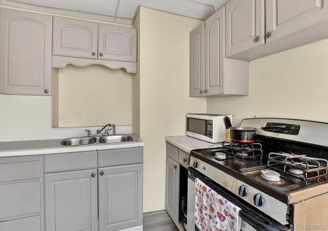 Photo 3 of Multi family home for sale at 1413 Lincoln Ave, Flint, MI 48507 | MLS# 20261072888 | Listing updated on 2026-09-11