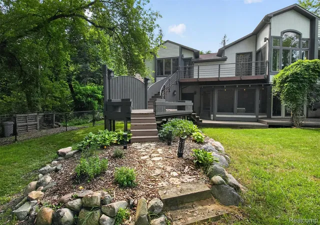 Photo 1 of Single family home for sale at 9319 Faussett Rd, Fenton, MI 48430 | MLS# 20261072891 | Listing updated on 2026-09-11