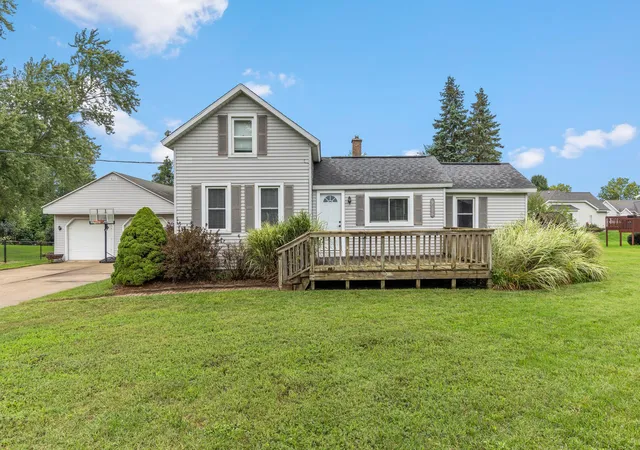 Photo 2 of Single family home for sale at 9915 Perry St, Zeeland, MI 49464 | MLS# 71026048021 | Listing updated on 2026-09-13