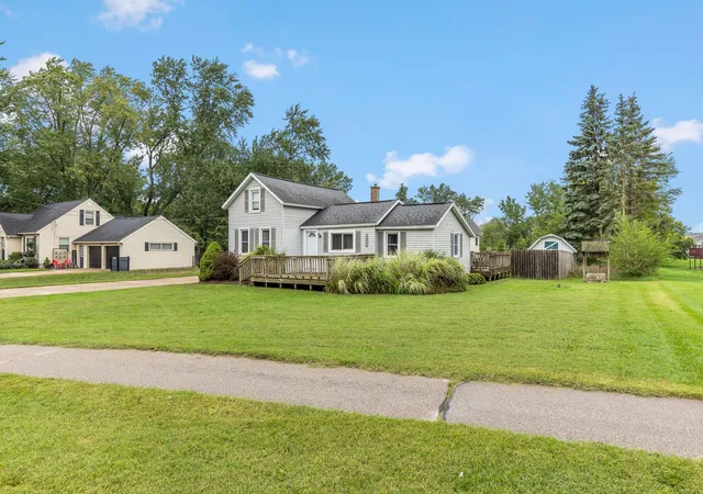 Photo 3 of Single family home for sale at 9915 Perry St, Zeeland, MI 49464 | MLS# 71026048021 | Listing updated on 2026-09-13