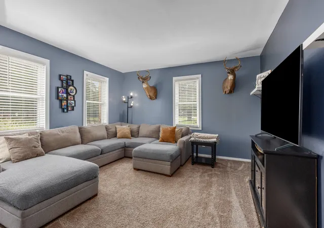 Photo 4 of Single family home for sale at 9915 Perry St, Zeeland, MI 49464 | MLS# 71026048021 | Listing updated on 2026-09-13