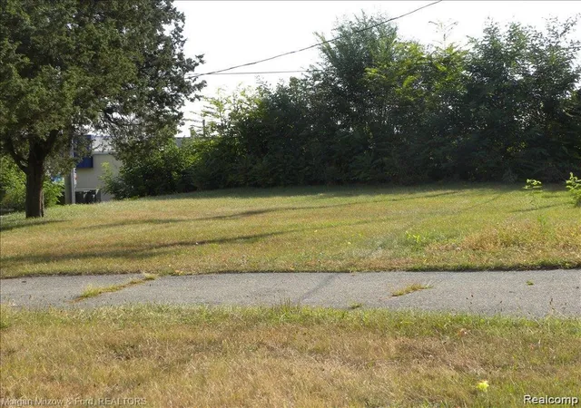 Photo 1 of Sale Pending at 00 S Winding Dr, Waterford, MI 48328 | MLS# 20261072895 | Listing updated on 2026-09-16