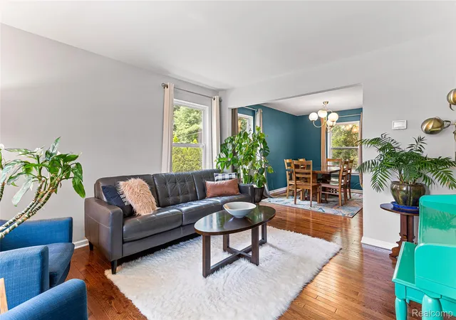 Photo 3 of Single family home for sale at 32724 Laurelwood Ct, Farmington, MI 48336 | MLS# 20261072896 | Listing updated on 2026-09-16