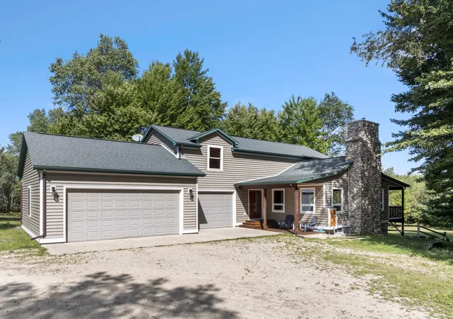 Photo 2 of Single family home for sale at 8226 Buttermilk Ln, Manton, MI 49663 | MLS# 78080073376 | Listing updated on 2026-09-13