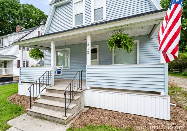 Photo 3 of Single family home for sale at 312 Emmons St SE, Caledonia, MI 49316 | MLS# 65026048022 | Listing updated on 2026-09-17