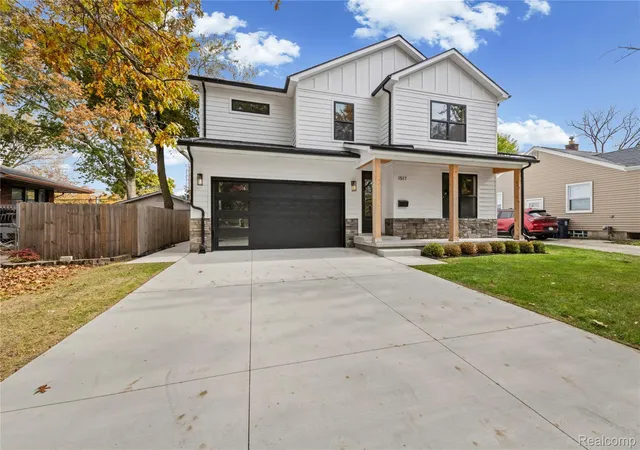 Photo 2 of Single family home for sale at 1517 Mclean Ave, Royal Oak, MI 48067 | MLS# 20261072900 | Listing updated on 2026-09-15