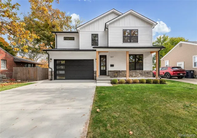 Photo 3 of Single family home for sale at 1517 Mclean Ave, Royal Oak, MI 48067 | MLS# 20261072900 | Listing updated on 2026-09-15