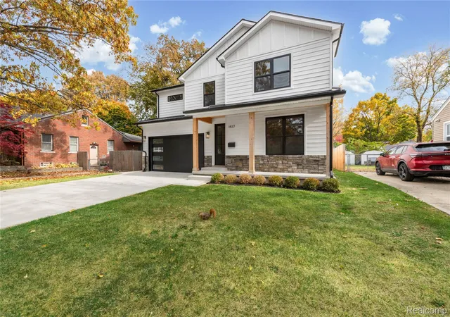 Photo 3 of Single family home for sale at 1517 Mclean Ave, Royal Oak, MI 48067 | MLS# 20261072900 | Listing updated on 2026-10-01