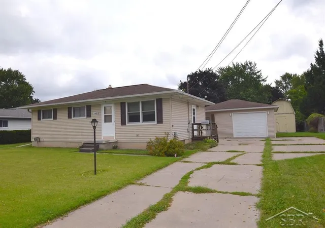 Photo 1 of Sale Pending at 3420 Erwin St, Saginaw, MI 48604 | MLS# 61050221322 | Listing updated on 2026-09-14