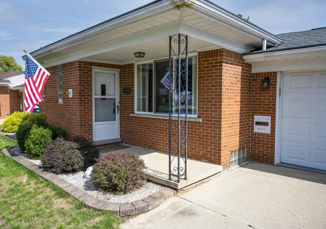 Photo 2 of Single family home for sale at 8921 Ardel Dr, Sterling Heights, MI 48314 | MLS# 81026048033 | Listing updated on 2026-09-10