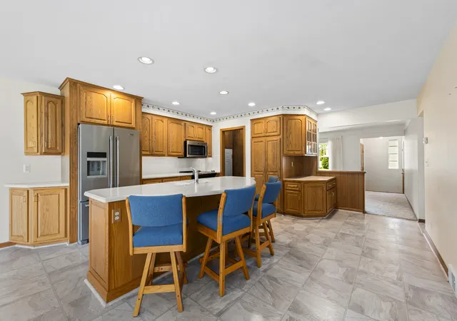 Photo 3 of Single family home for sale at 8921 Ardel Dr, Sterling Heights, MI 48314 | MLS# 81026048033 | Listing updated on 2026-09-10