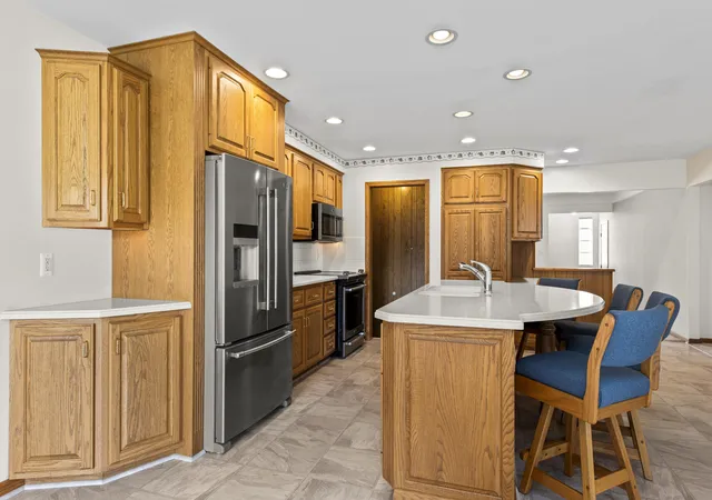 Photo 4 of Single family home for sale at 8921 Ardel Dr, Sterling Heights, MI 48314 | MLS# 81026048033 | Listing updated on 2026-09-10