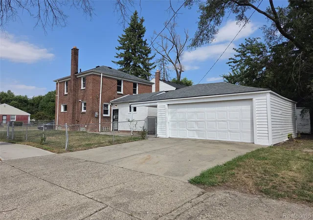 Photo 3 of Single family home for sale at 16039 Curtis St, Detroit, MI 48235 | MLS# 20261072911 | Listing updated on 2026-09-11